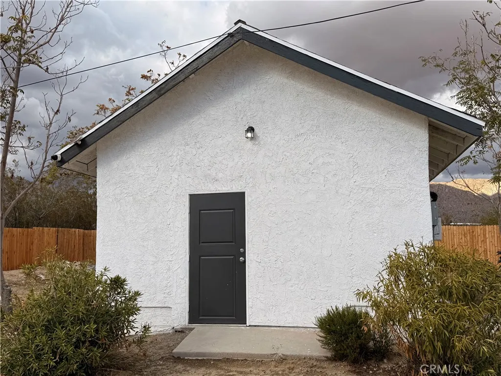 9888 Terrace Drive, Morongo Valley, California 92256 home-pic-17
