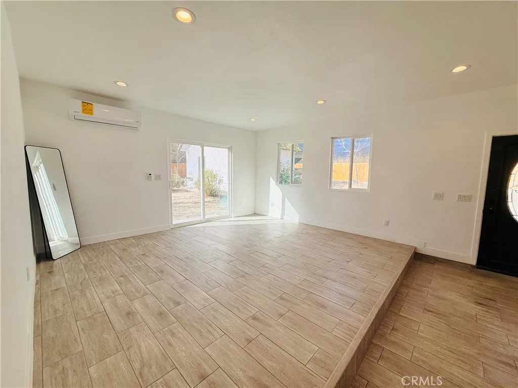 9888 Terrace Drive, Morongo Valley, California 92256 home-pic-5