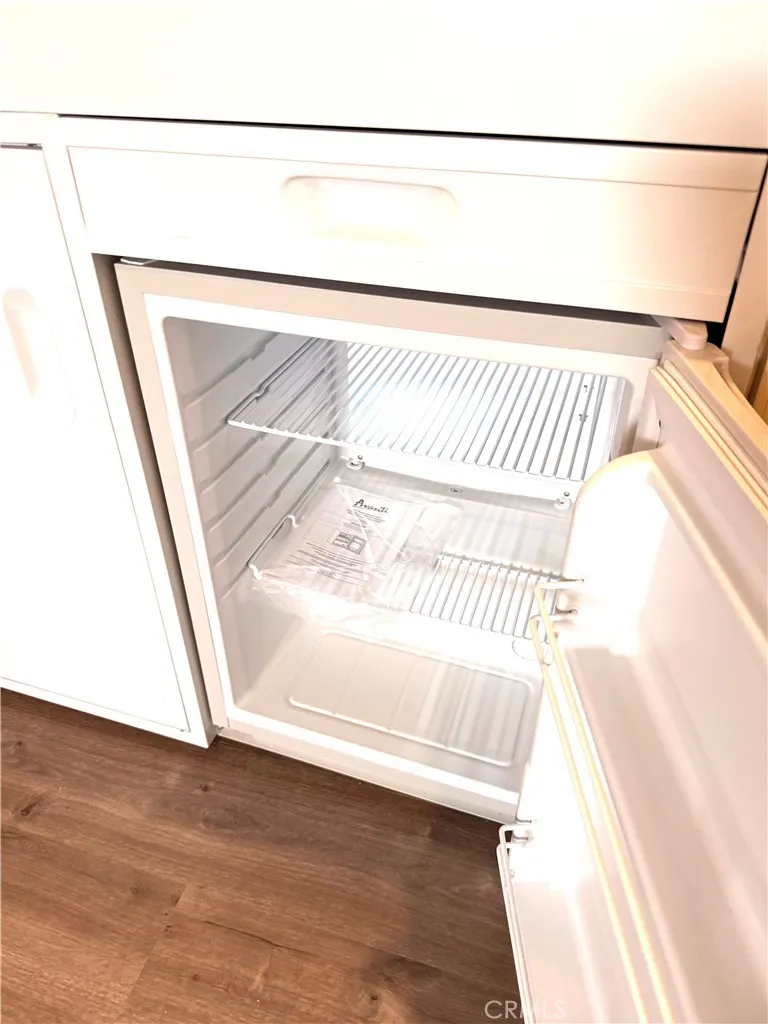 9888 Terrace Drive, Morongo Valley, California 92256 home-pic-25