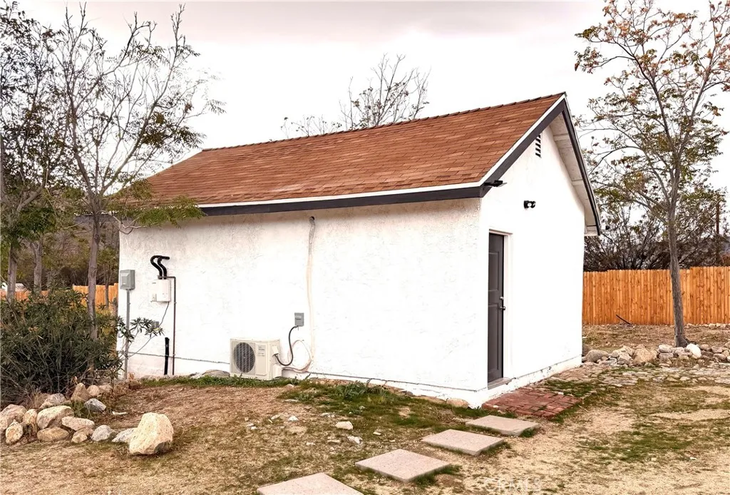 9888 Terrace Drive, Morongo Valley, California 92256 home-pic-29