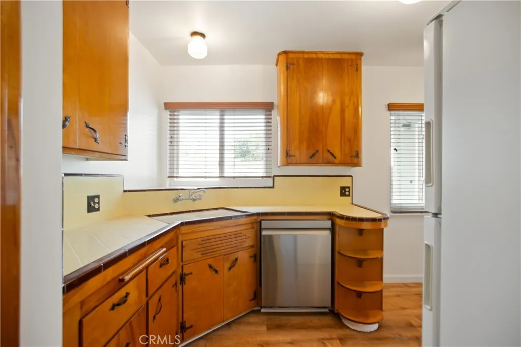 924 W E, Ontario, California 91762 home-pic-17
