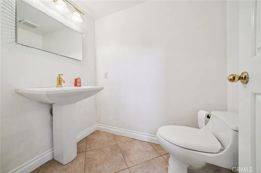 34229 Countryside Circle, Wildomar, California 92595 home-pic-12