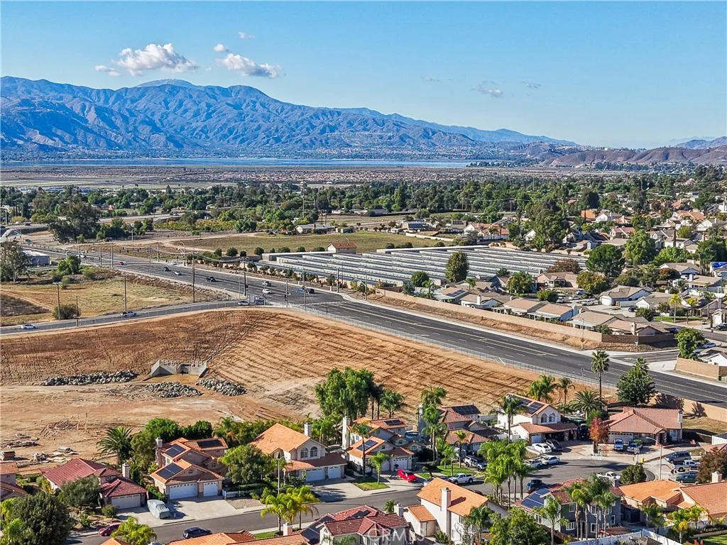 34229 Countryside Circle, Wildomar, California 92595 home-pic-19