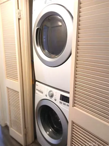Inside washer/dryer