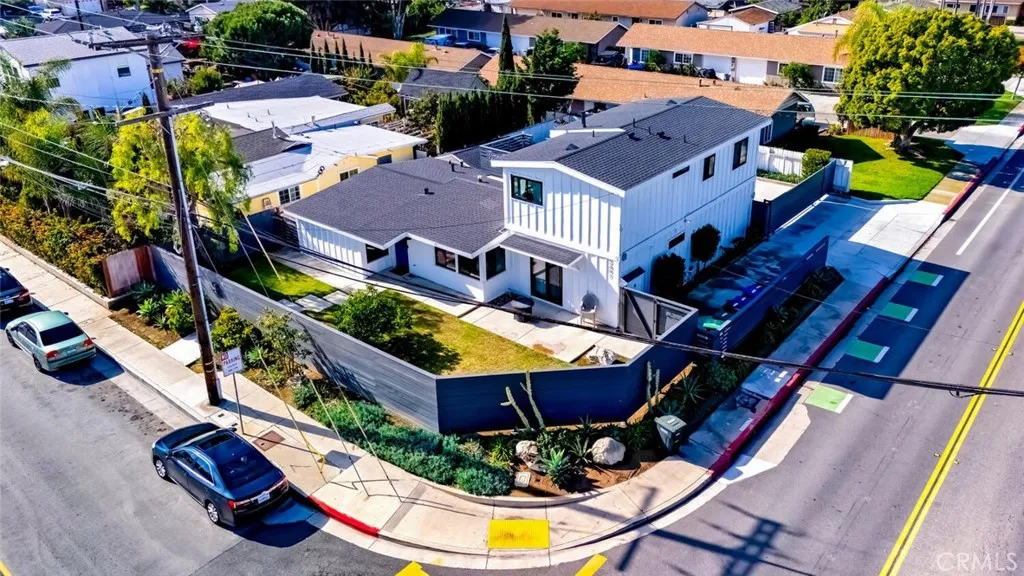 2097 Maple, Costa Mesa, California 92627 home-pic-8