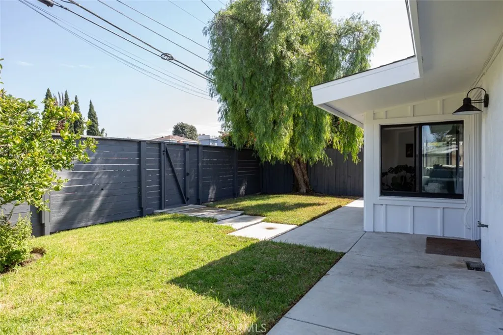 2097 Maple, Costa Mesa, California 92627 home-pic-20