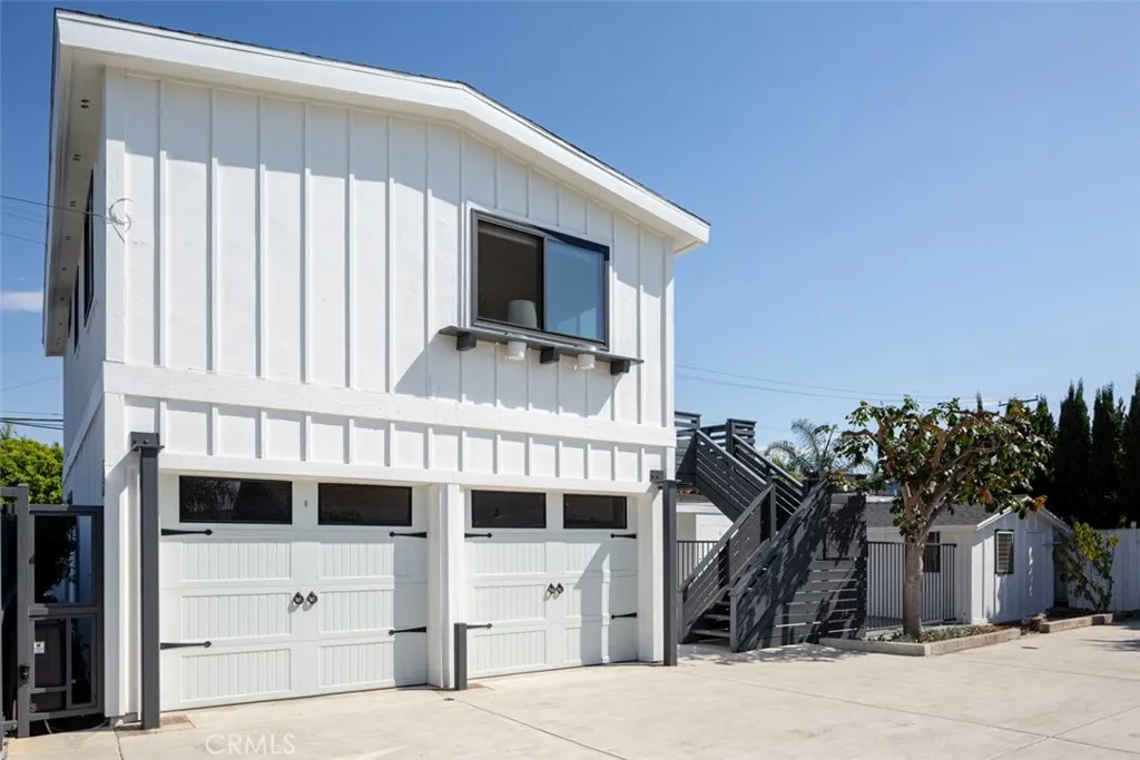 2097 Maple, Costa Mesa, California 92627 home-pic-1