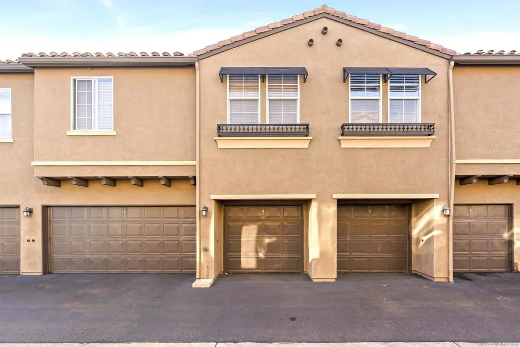 14520 Camino De La Luna 5, San Diego, California 92127 home-pic-9