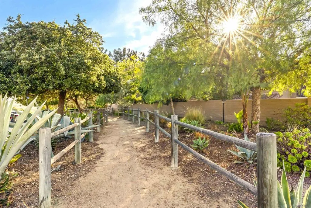 14520 Camino De La Luna 5, San Diego, California 92127 home-pic-14