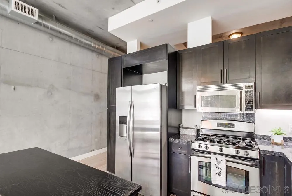 1025 Island Ave  home-pic-12