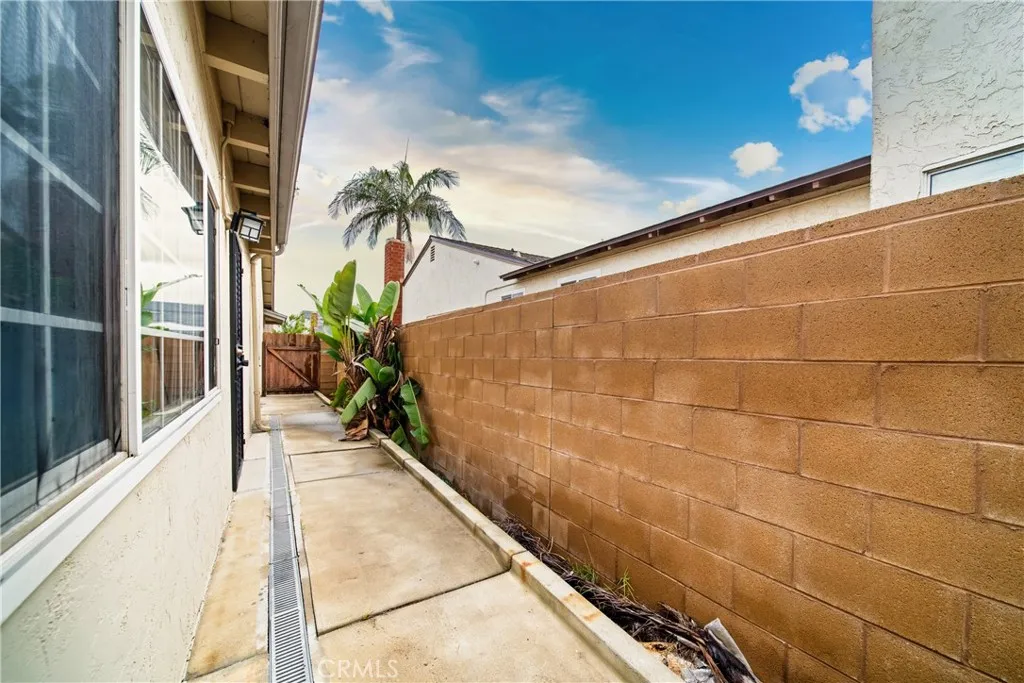 1122 Thalia Street, San Diego, California 92154 home-pic-40