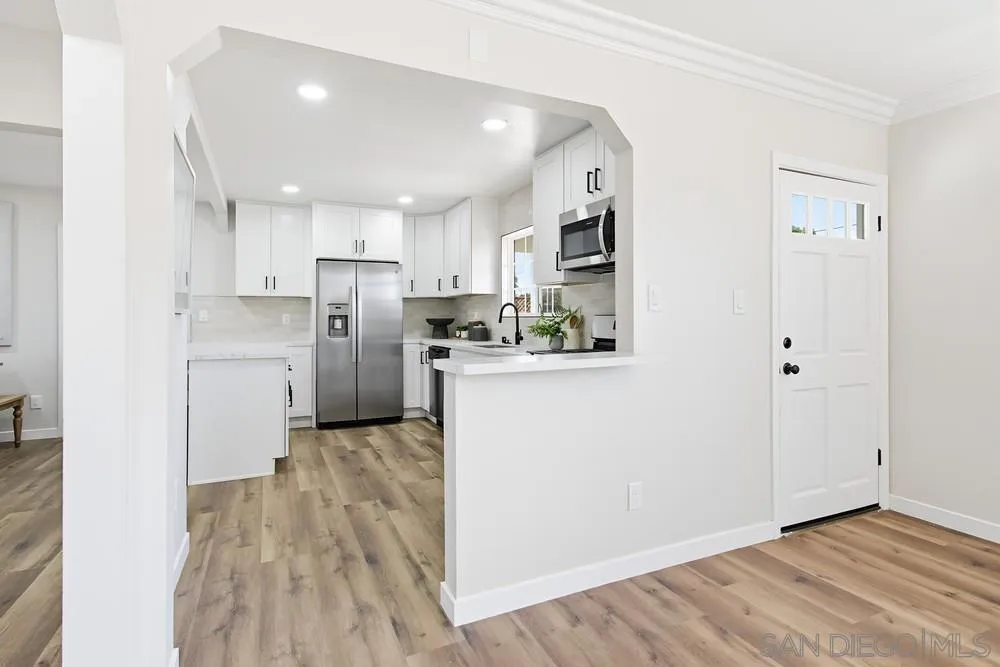 2604 Magnolia Ave, San Diego, California 92109 home-pic-10