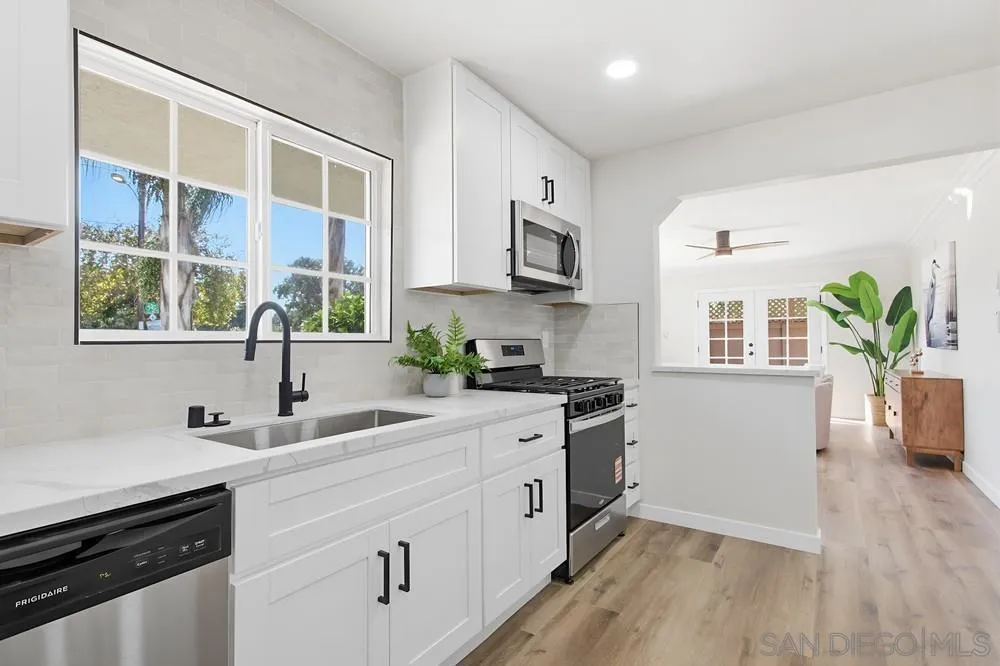 2604 Magnolia Ave, San Diego, California 92109 home-pic-11