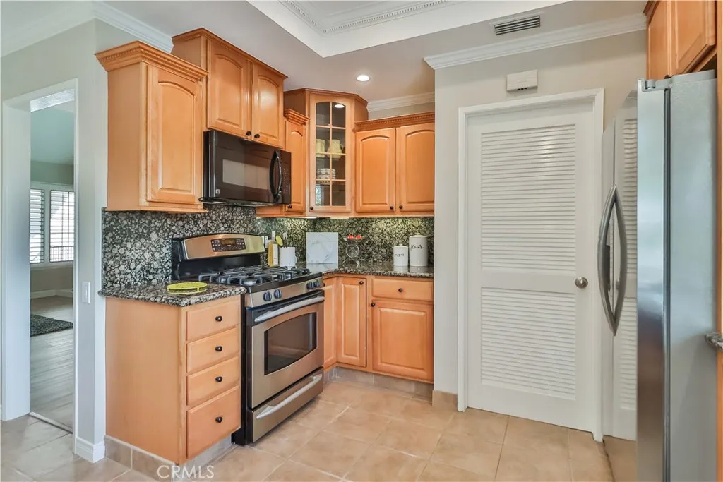 2747 Granvia Place, Thousand Oaks, California 91360 home-pic-17