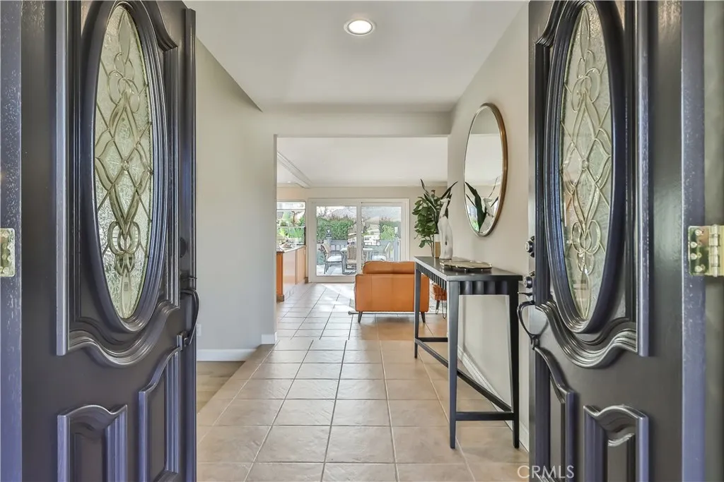 2747 Granvia Place, Thousand Oaks, California 91360 home-pic-10