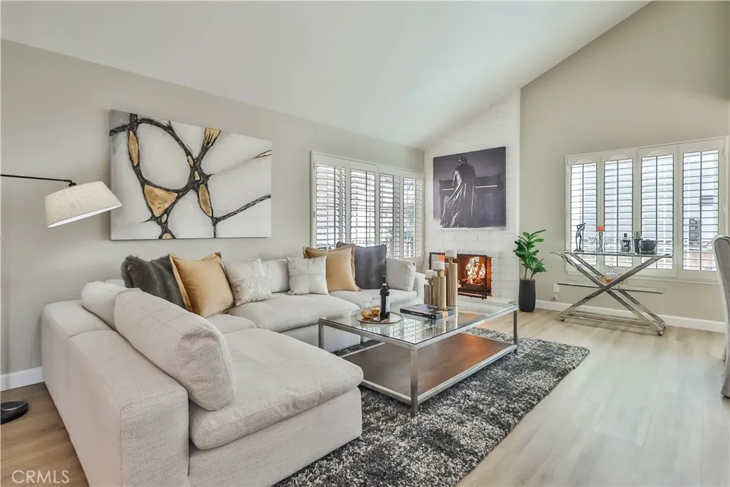2747 Granvia Place, Thousand Oaks, California 91360 home-pic-12