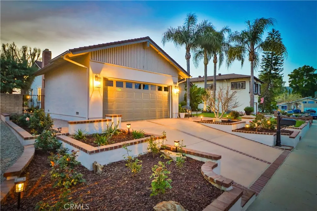 2747 Granvia Place, Thousand Oaks, California 91360 home-pic-1