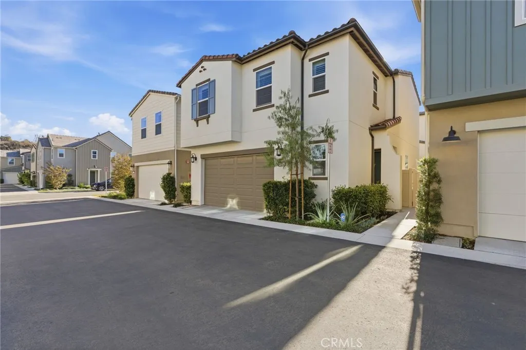 4056 Spring Haven Lane, Corona, California 92883 home-pic-1