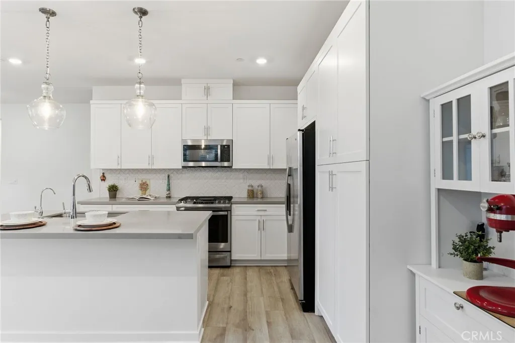4056 Spring Haven Lane, Corona, California 92883 home-pic-15