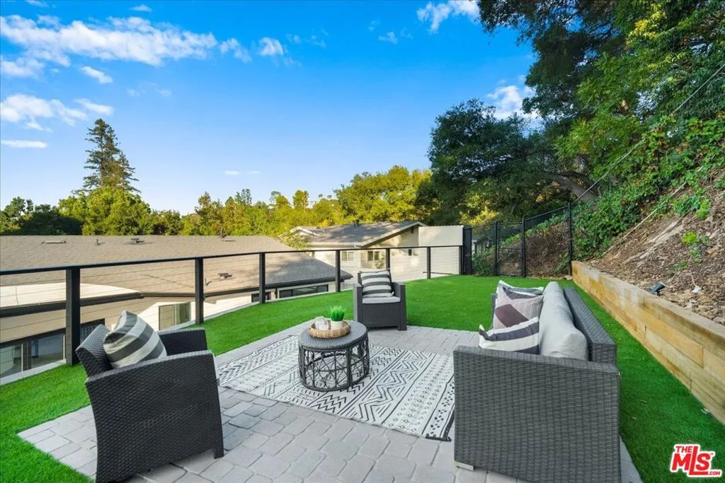 3873 Royal Woods Drive, Sherman Oaks, California 91403 home-pic-31