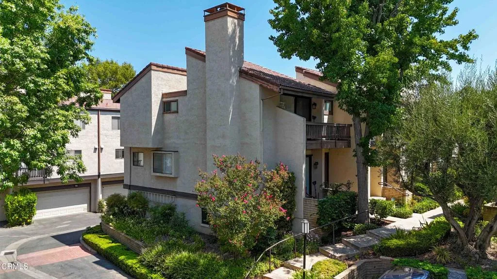 21801 Burbank Boulevard 74, Woodland Hills, California 91367 home-pic-0