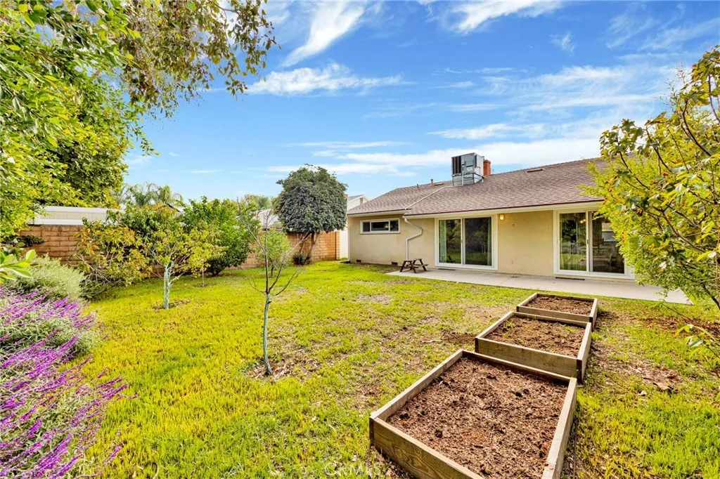 14421 Cohasset Street, Van Nuys, California 91405 home-pic-26