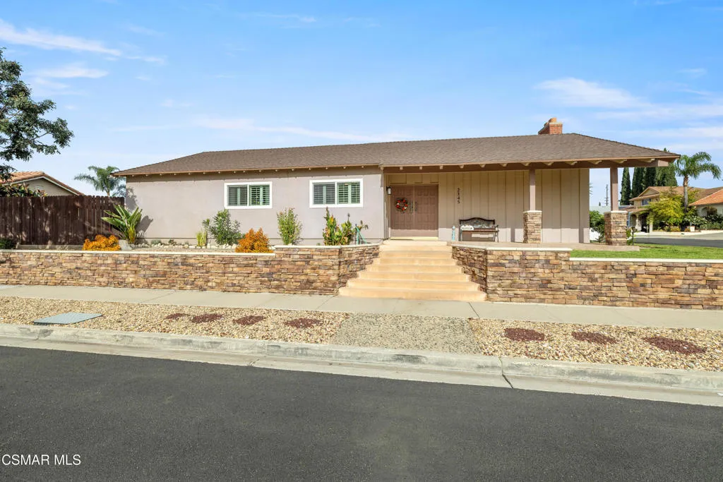 2345 Cragmont Court, Simi Valley, California 93065 home-pic-1