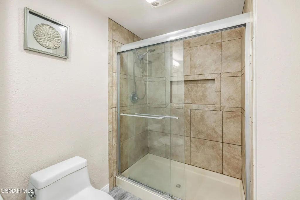 2345 Cragmont Court, Simi Valley, California 93065 home-pic-12