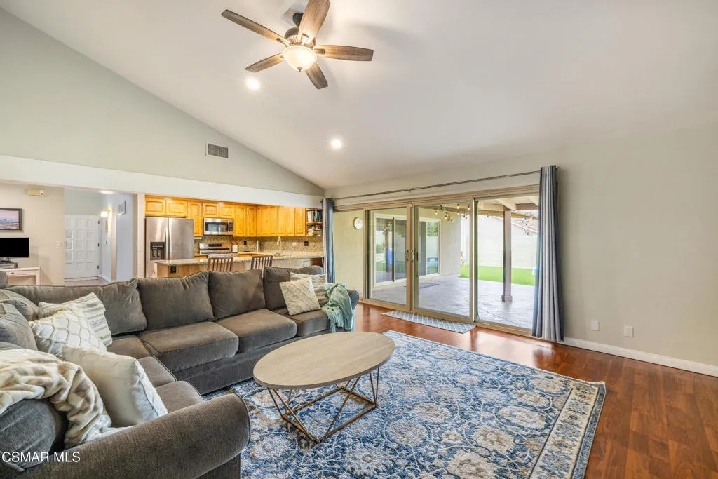 2345 Cragmont Court, Simi Valley, California 93065 home-pic-2