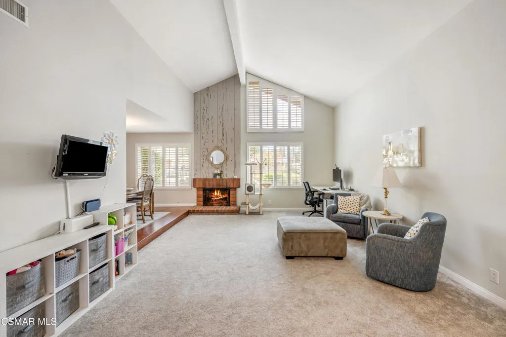 2345 Cragmont Court, Simi Valley, California 93065 home-pic-3