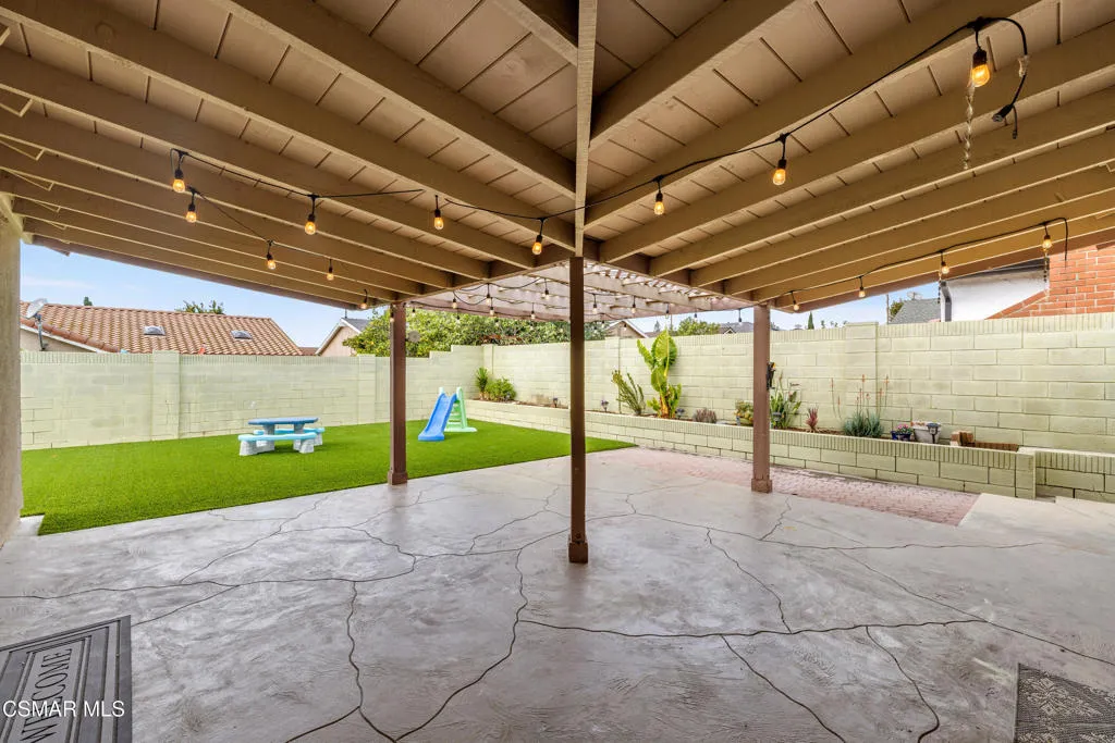 2345 Cragmont Court, Simi Valley, California 93065 home-pic-18