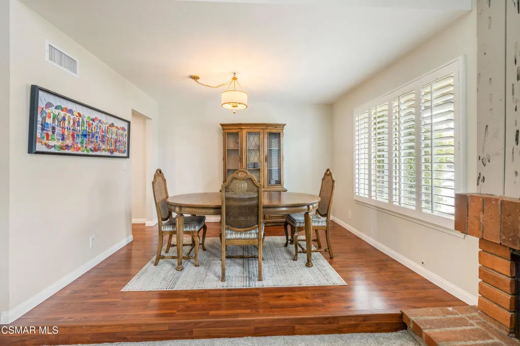 2345 Cragmont Court, Simi Valley, California 93065 home-pic-8