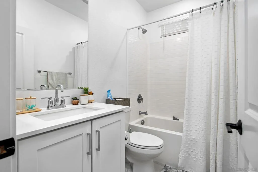 2062 Vela Ln, San Diego, California 92154 home-pic-16