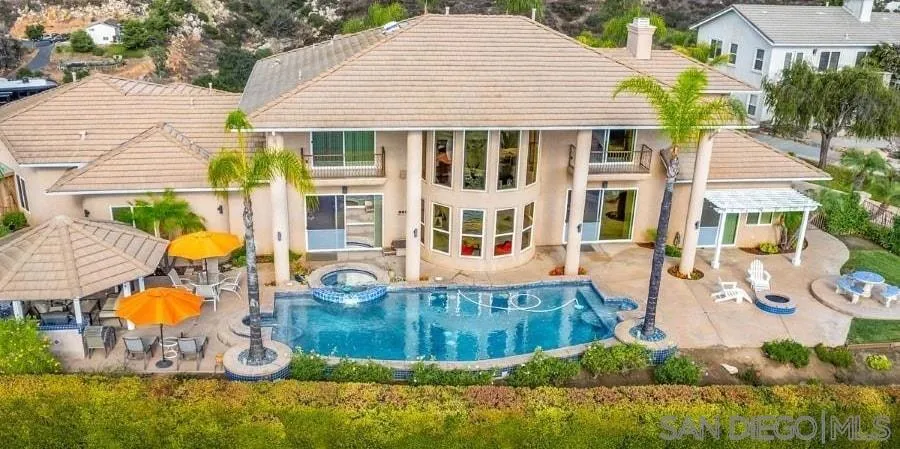 836 Camelot Pkwy, El Cajon, California 92019 home-pic-36