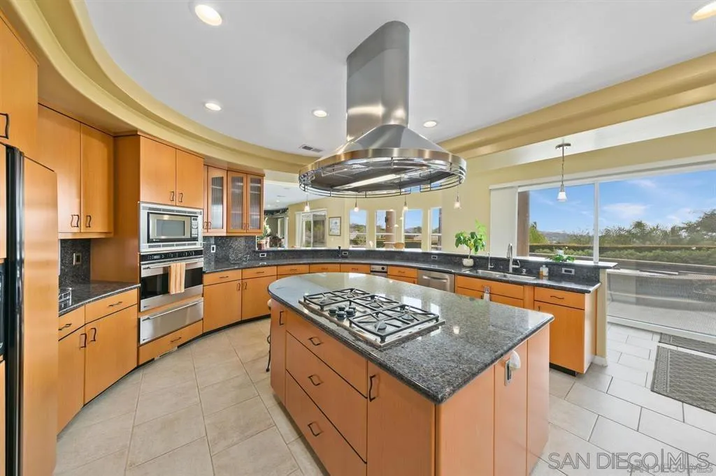 836 Camelot Pkwy, El Cajon, California 92019 home-pic-20