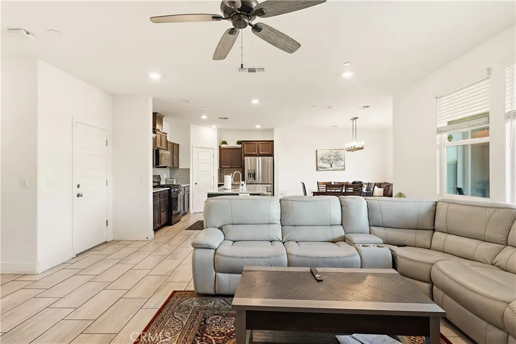 2367 Explorador, Merced, California 95340 home-pic-10