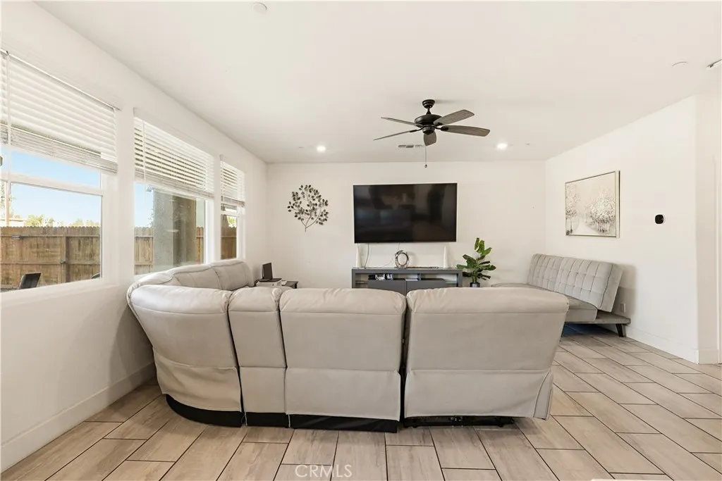 2367 Explorador, Merced, California 95340 home-pic-8