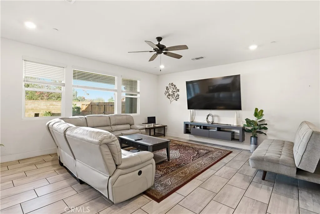 2367 Explorador, Merced, California 95340 home-pic-9