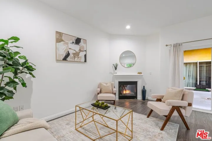 5521 Kester Avenue 7, Sherman Oaks, California 91411