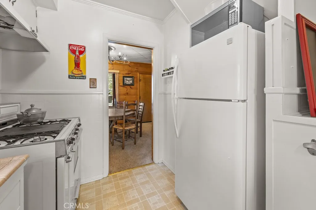 39161 Buckthorn, Big Bear Lake, California 92315 home-pic-9
