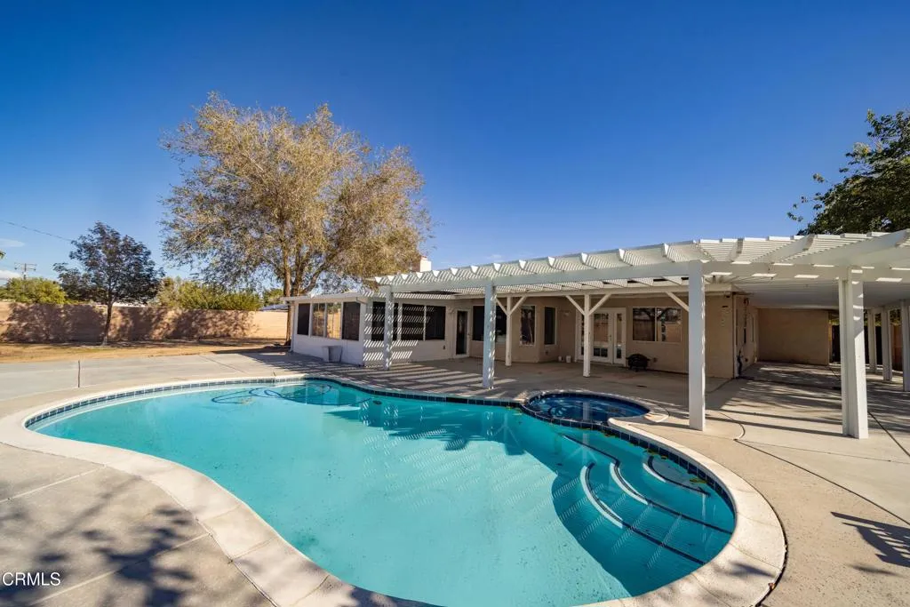 20385 20385 Eyota Road, Apple Valley, California 92308 home-pic-23