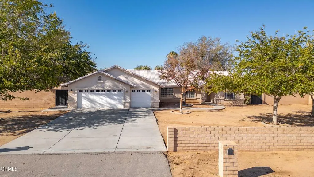 20385 20385 Eyota Road, Apple Valley, California 92308 home-pic-0
