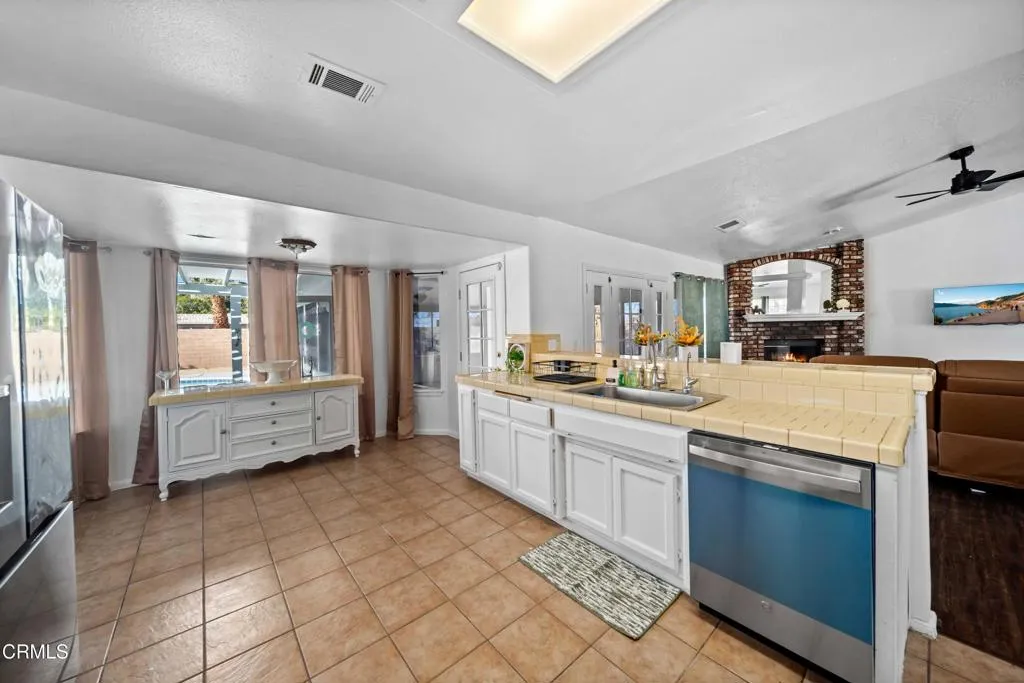 20385 20385 Eyota Road, Apple Valley, California 92308 home-pic-6