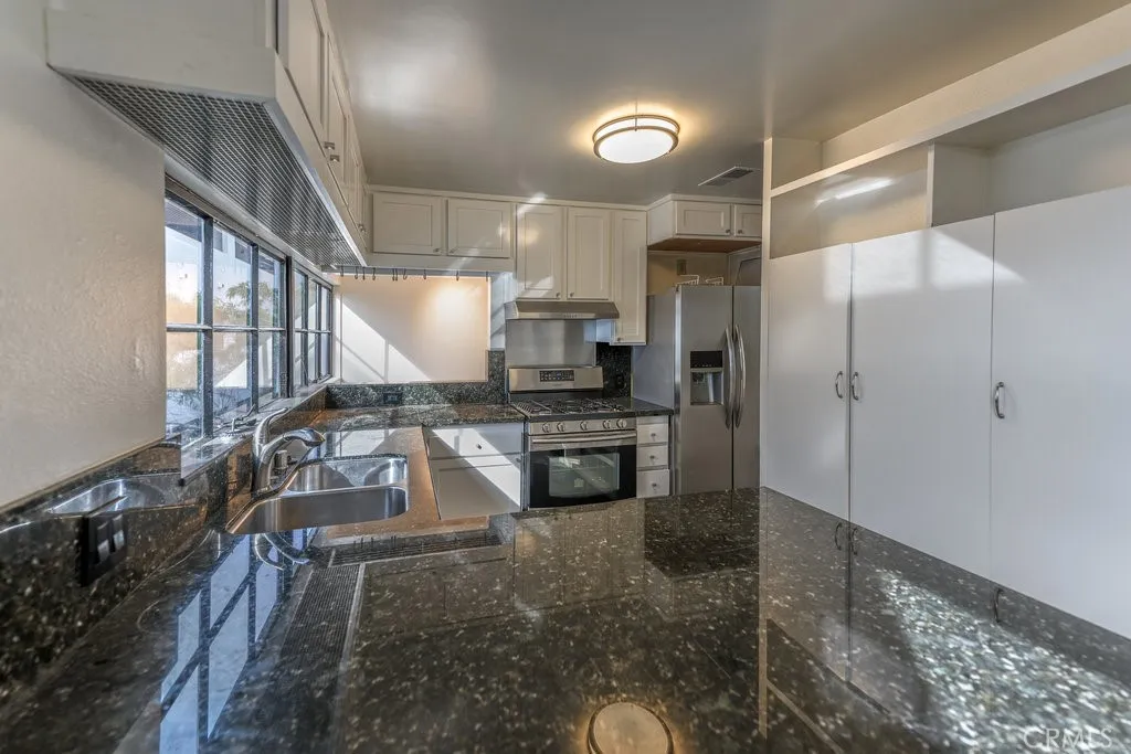 11817 Texas 1, Los Angeles, California 90025 home-pic-13