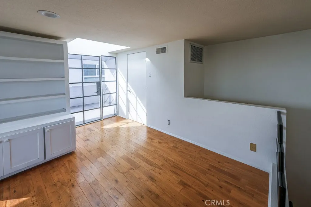11817 Texas 1, Los Angeles, California 90025 home-pic-18