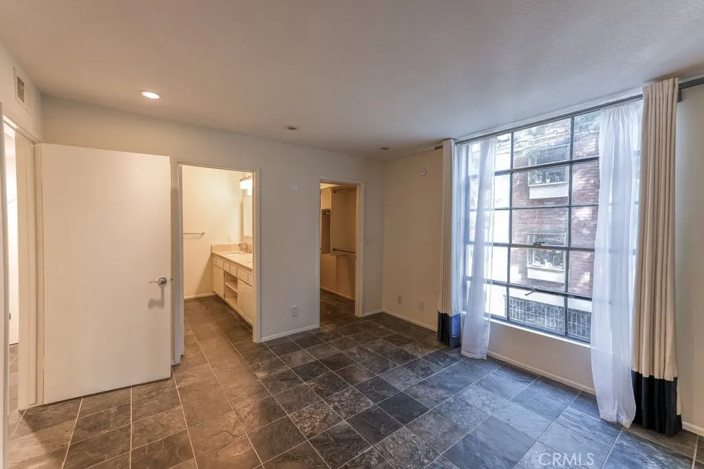 11817 Texas 1, Los Angeles, California 90025 home-pic-3