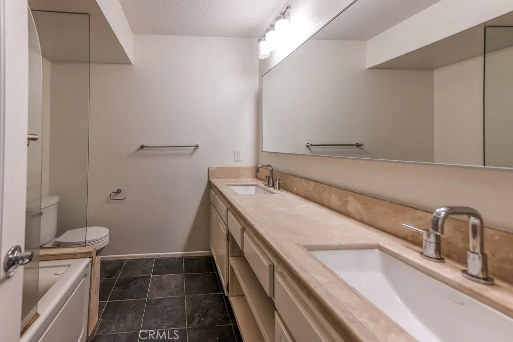 11817 Texas 1, Los Angeles, California 90025 home-pic-5