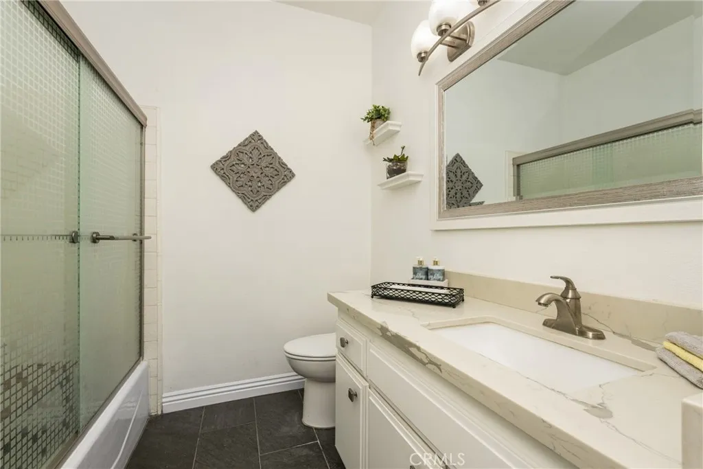 2542 W Macarthur Boulevard 143, Santa Ana, California 92704 home-pic-26