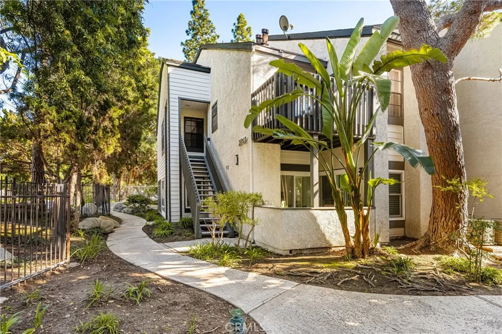2542 W Macarthur Boulevard 143, Santa Ana, California 92704 home-pic-2