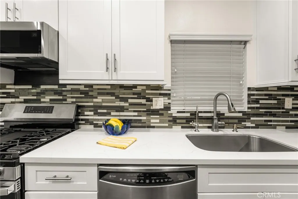 2542 W Macarthur Boulevard 143, Santa Ana, California 92704 home-pic-19